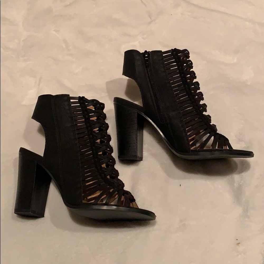 NWOT Black Strappy Heel